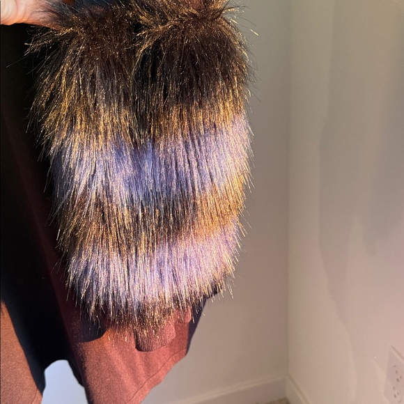 Alfani Black and Brown Sweatshirt with Faux Fur Cuffs - Picture 5 of 11